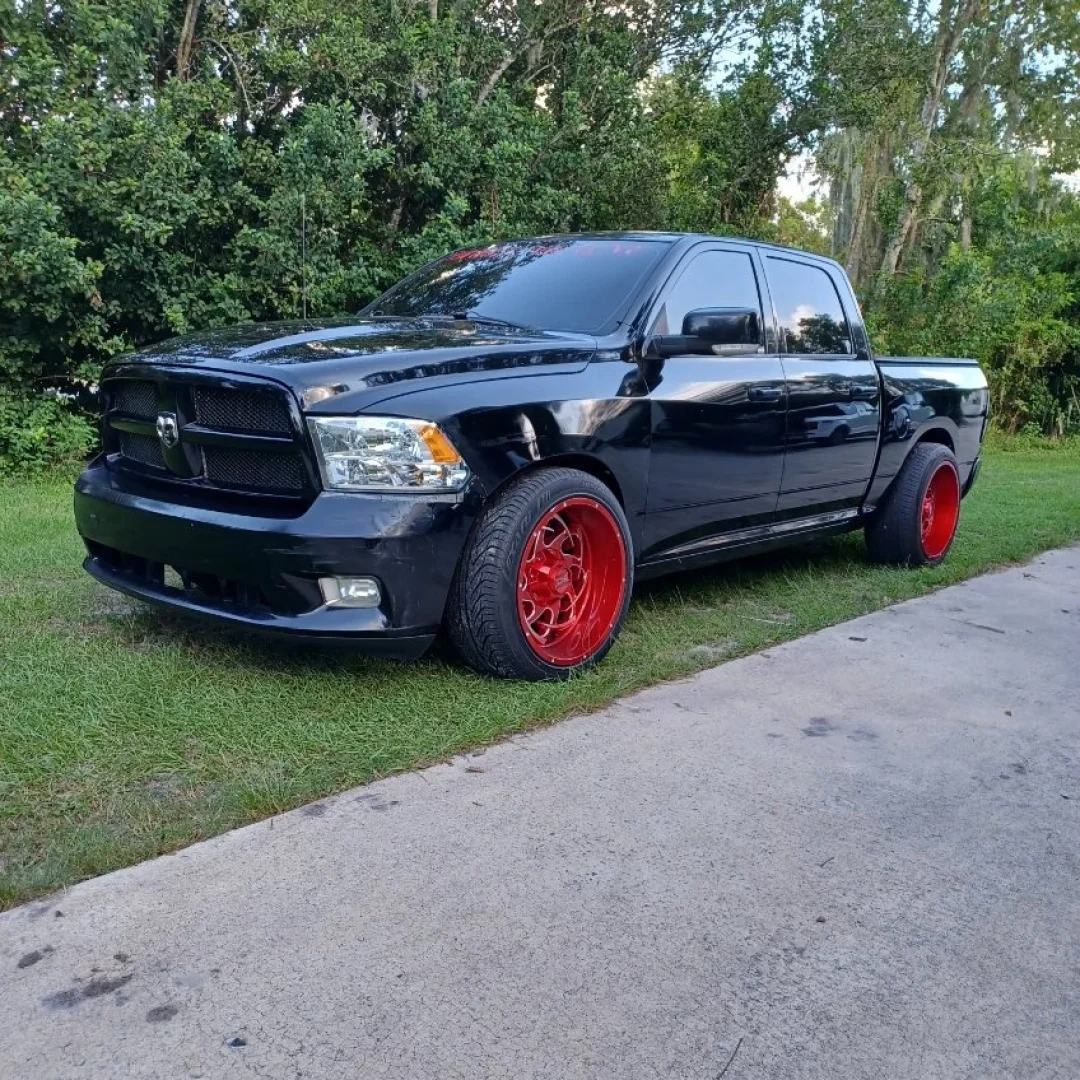 Sell your car or truck for cash in Illinois with convenient vehicle pickup.